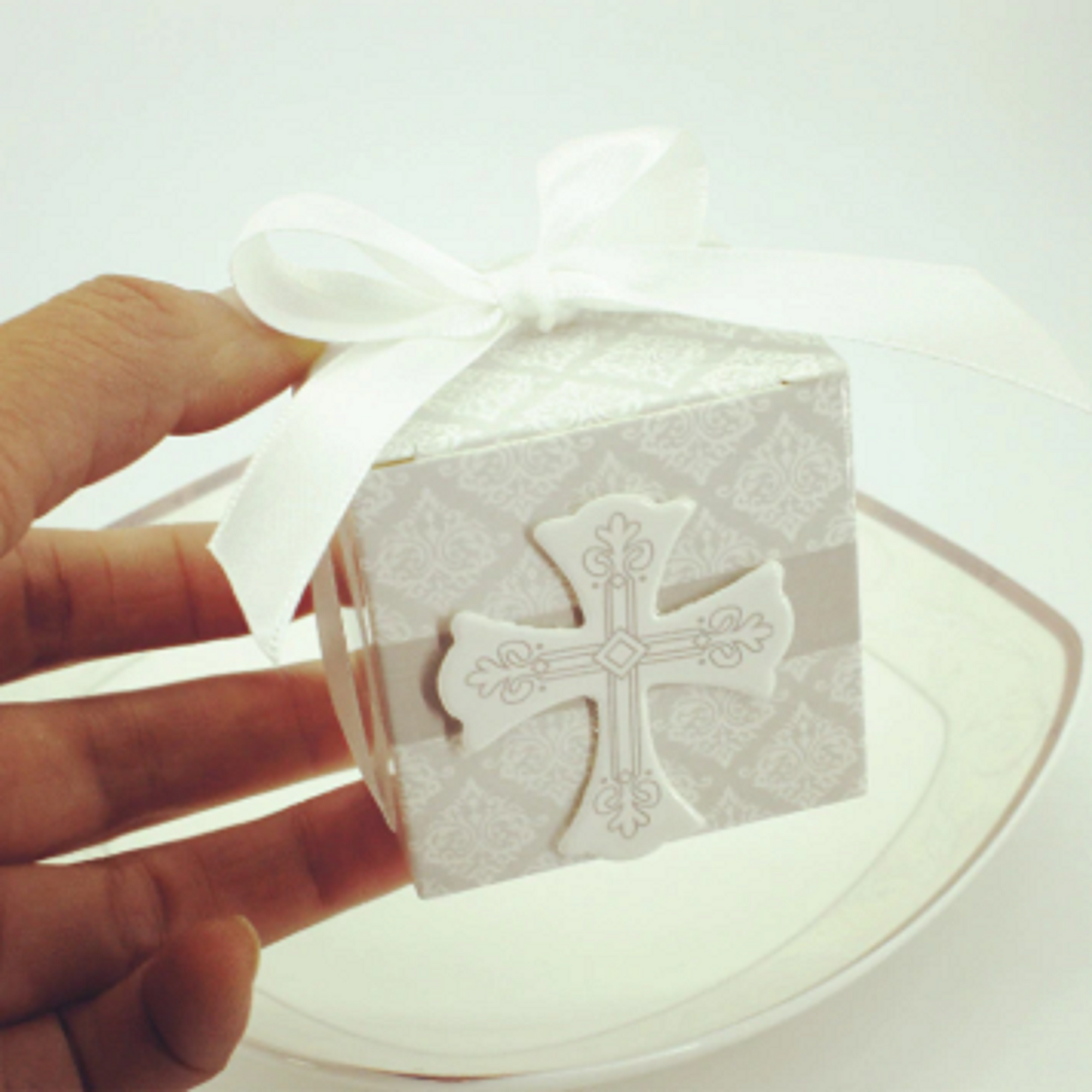 cross crucifix favor boxes for wedding baptism communion engagement confirmation and christening  white and grey silver free shipping worldwide - winfinity brands