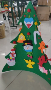 CREATEME™ Kids Christmas Tree
